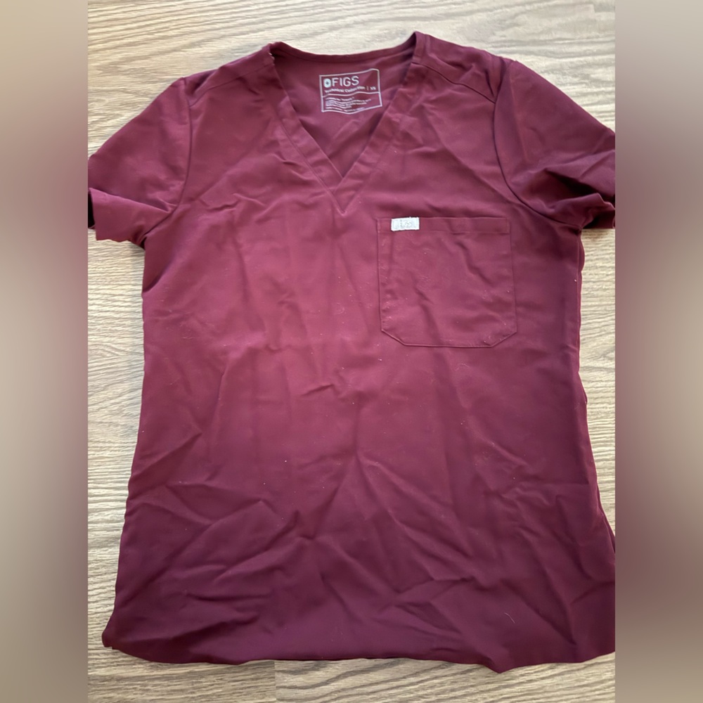 Figs scrub top